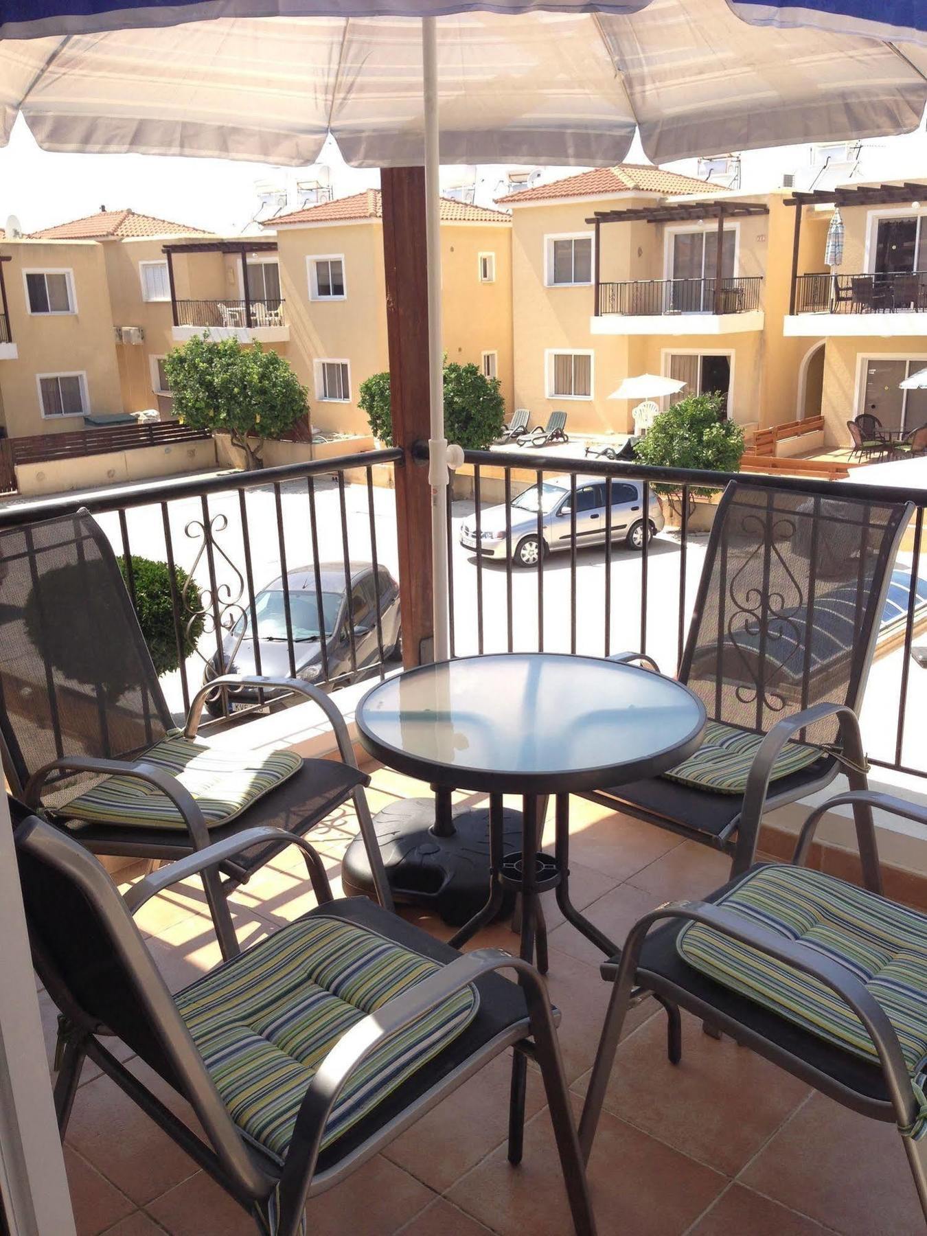 Sirena Sunrise, Apartment 4 Paphos Esterno foto