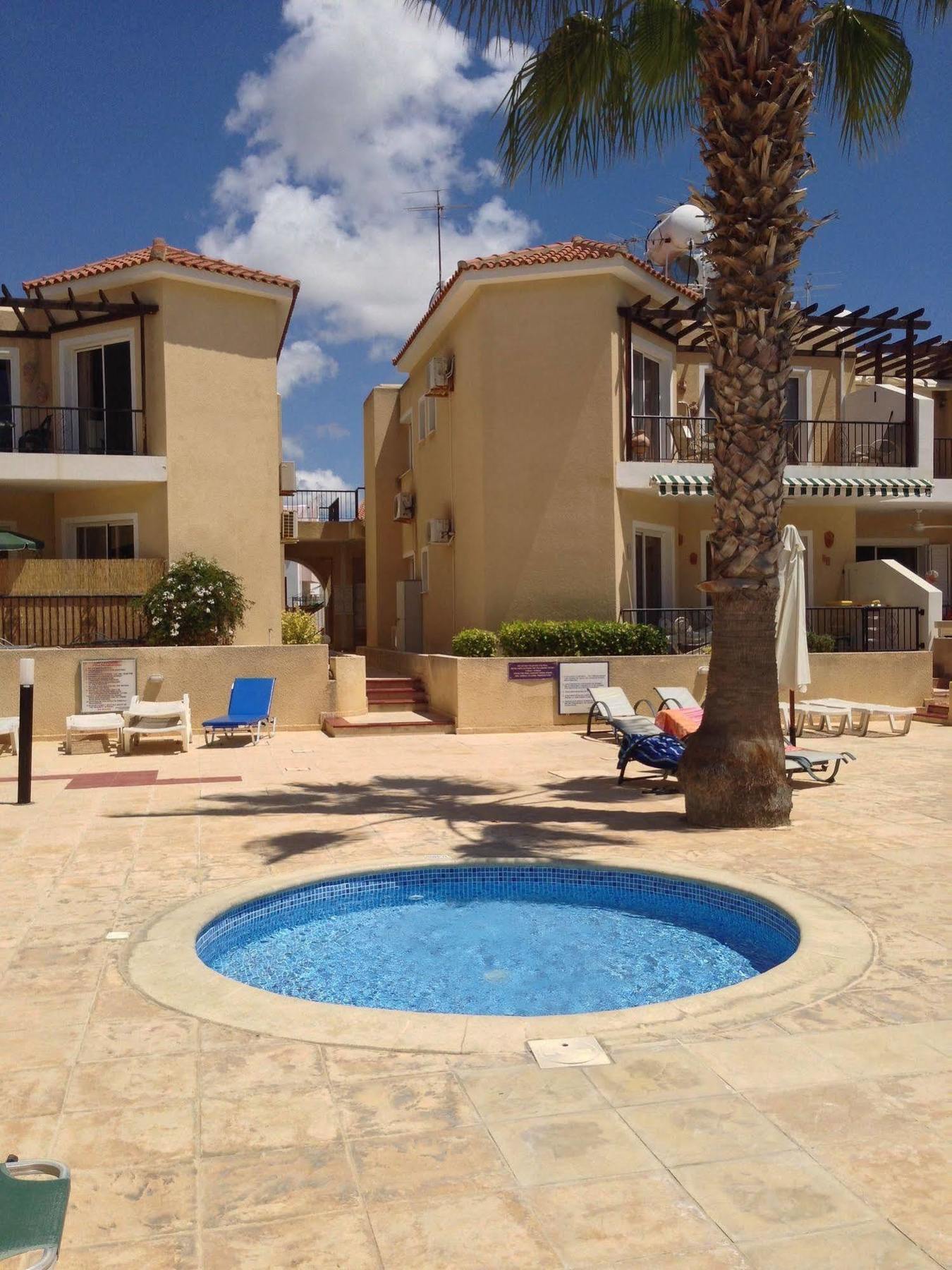 Sirena Sunrise, Apartment 4 Paphos Esterno foto