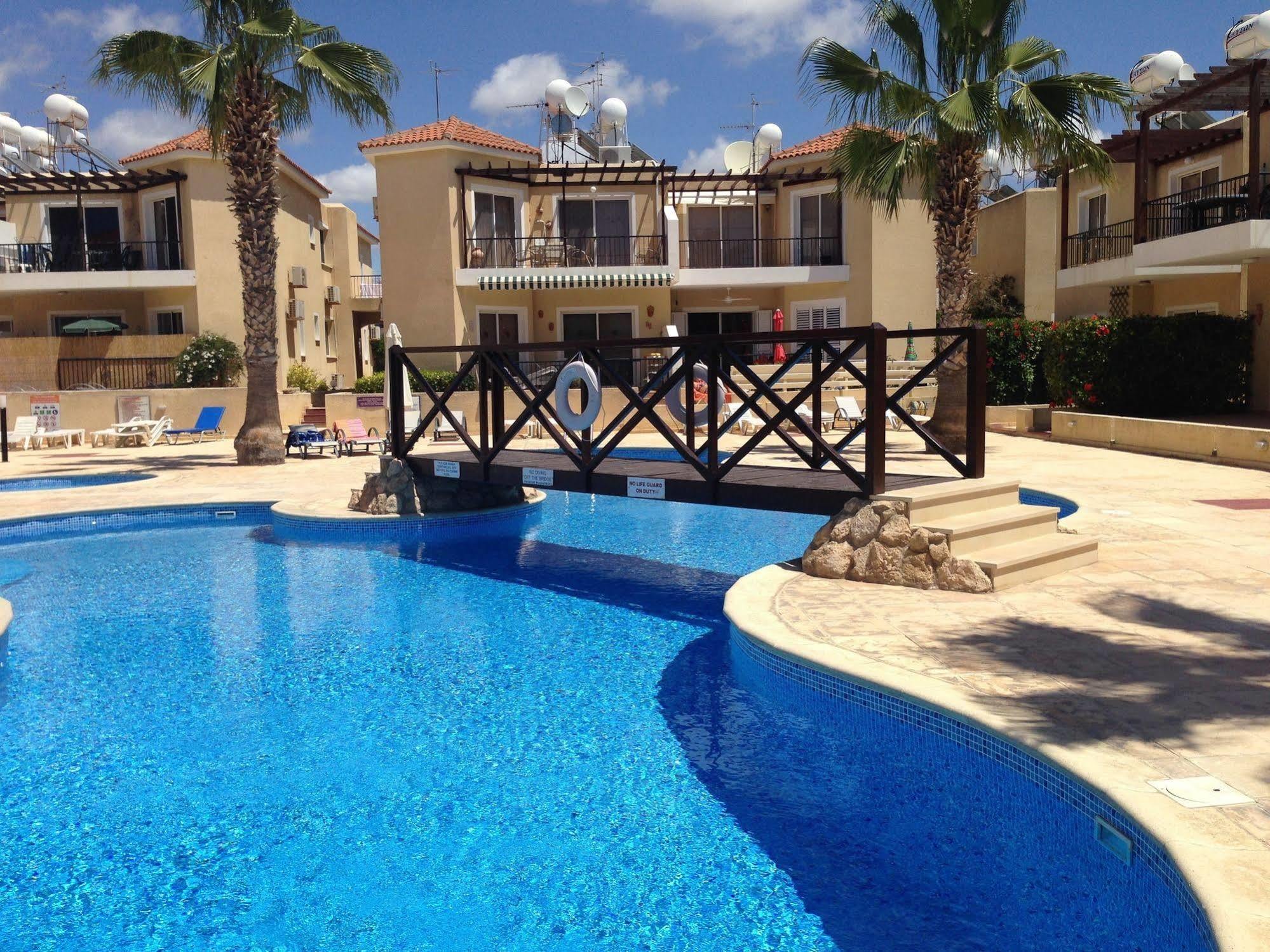 Sirena Sunrise, Apartment 4 Paphos Esterno foto