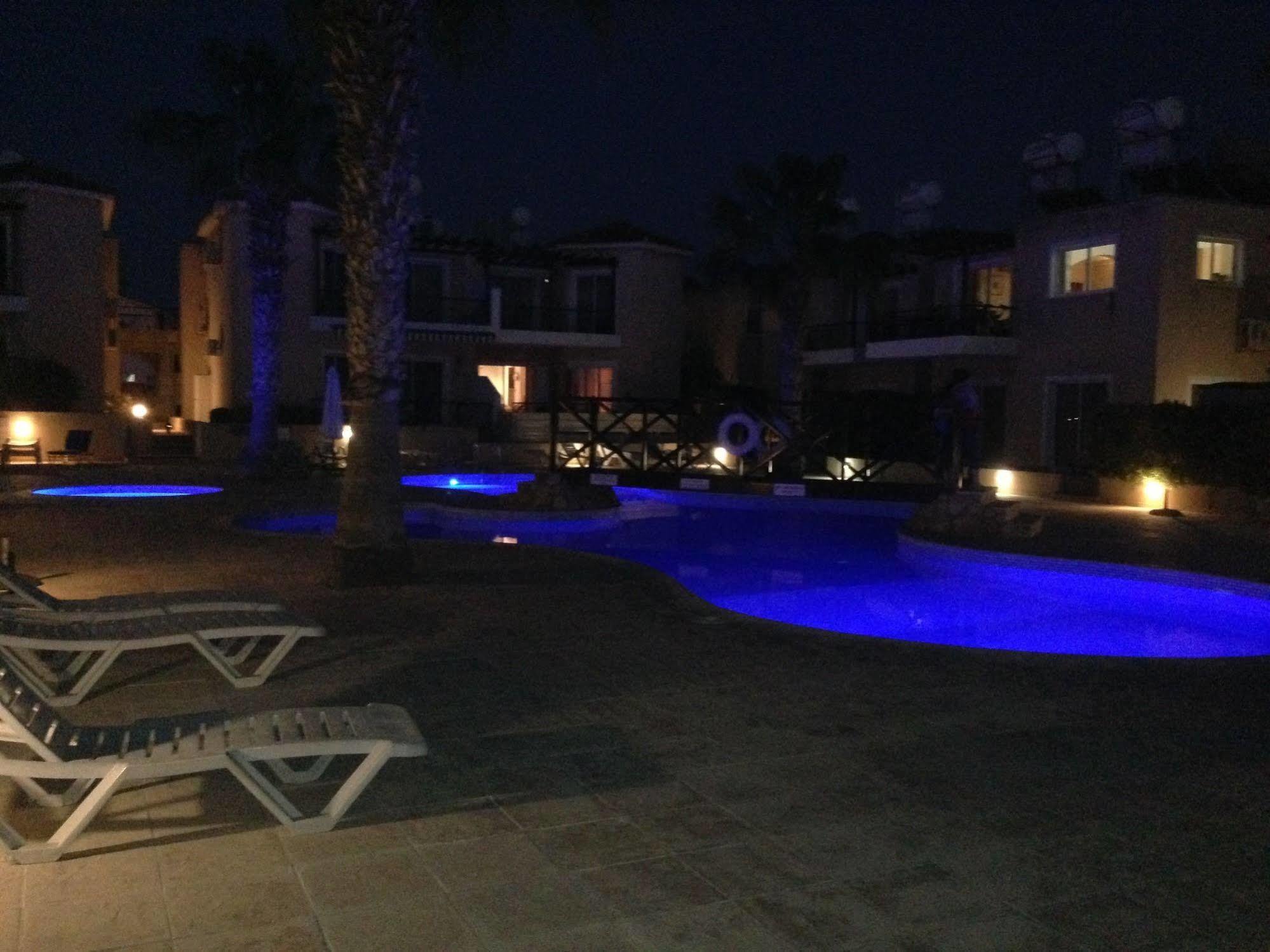 Sirena Sunrise, Apartment 4 Paphos Esterno foto