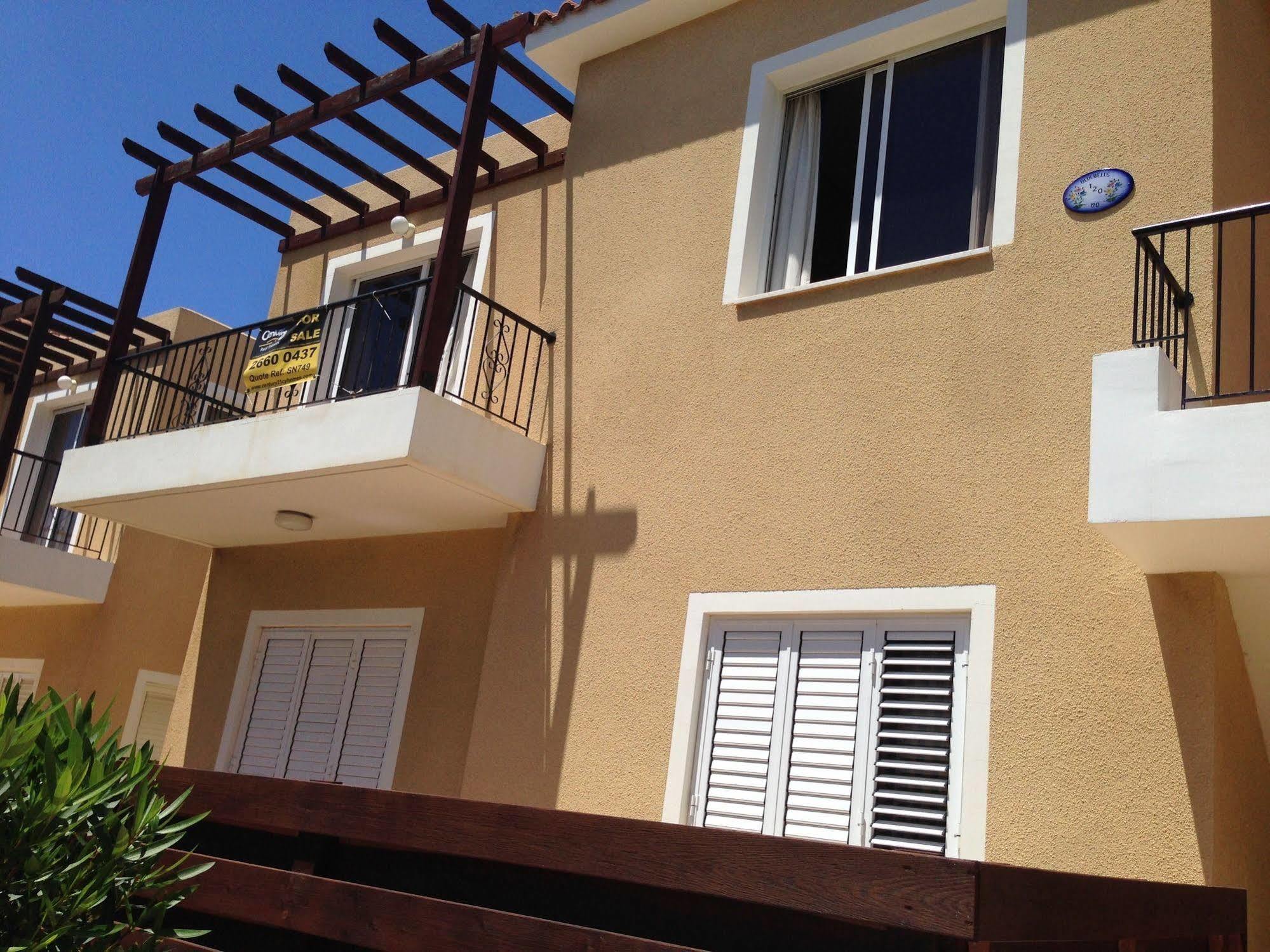 Sirena Sunrise, Apartment 4 Paphos Esterno foto