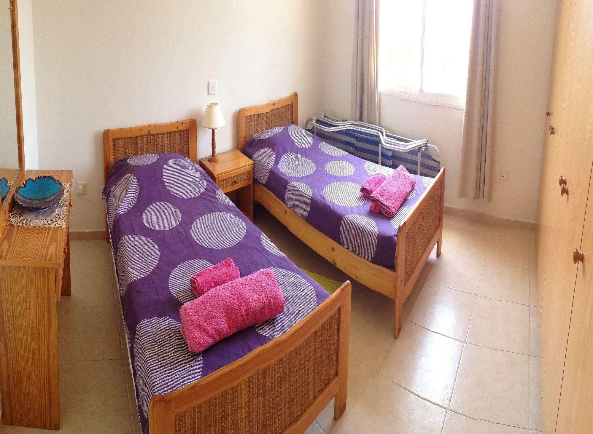 Sirena Sunrise, Apartment 4 Paphos Esterno foto